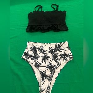 Bikini swimsuit black and white size small.